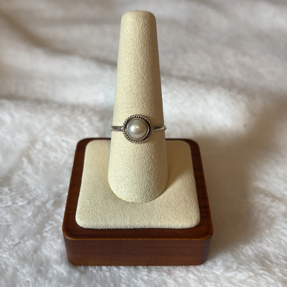 S925 Genuine Shell Pearl Sterling Silver Ring - Picture 2 of 4